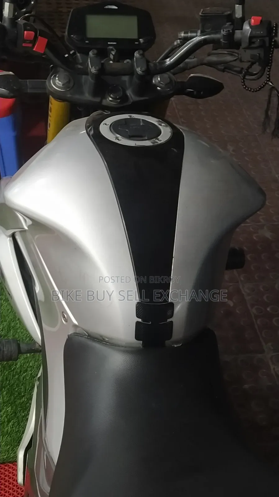Suzuki Gixxer 2022 White