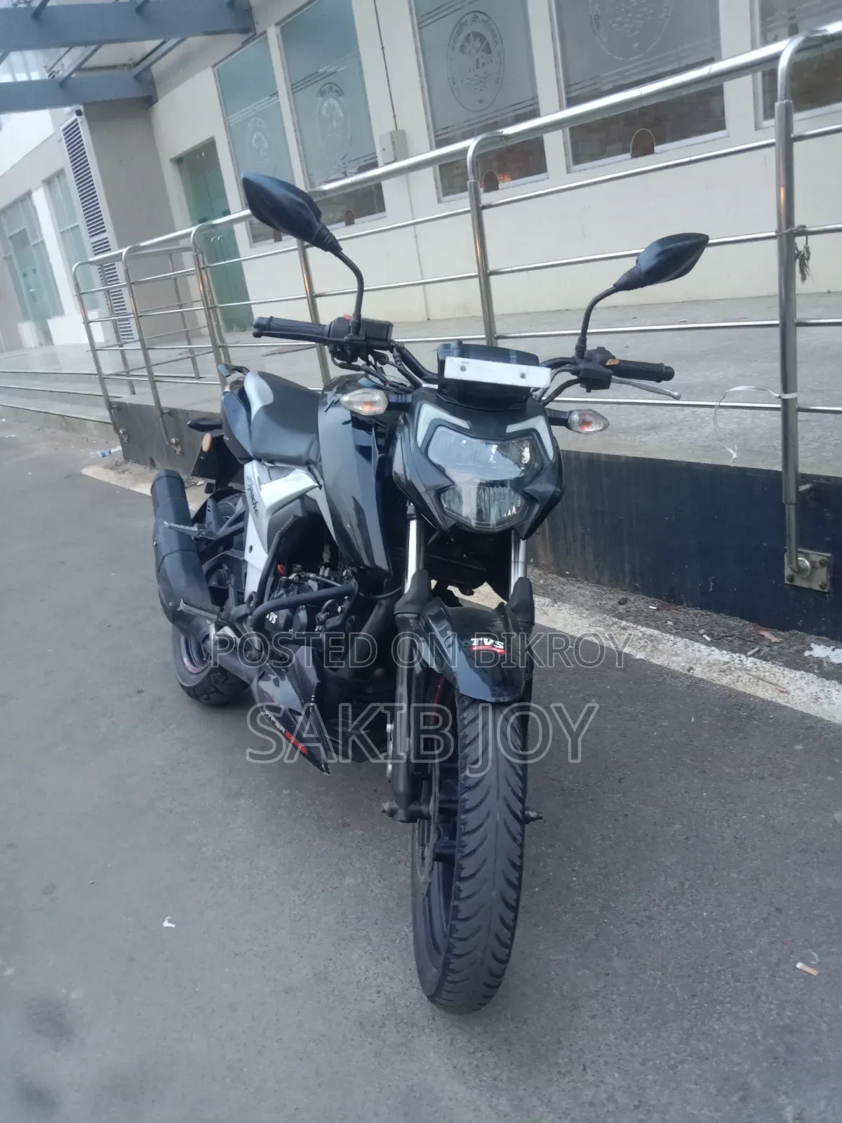 TVS Apache RTR 160 4V 2022 Black