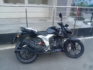 TVS Apache RTR 160 4V 2022 Black