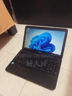 Laptop Toshiba Satellite C850 4GB Intel Core i3 HDD 320GB