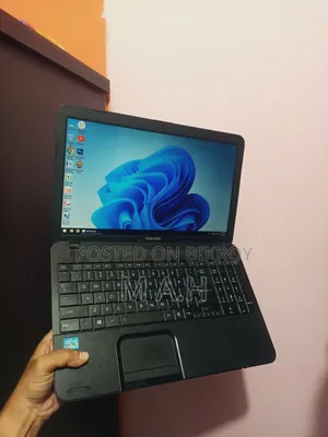 Laptop Toshiba Satellite C850 4GB Intel Core i3 HDD 320GB