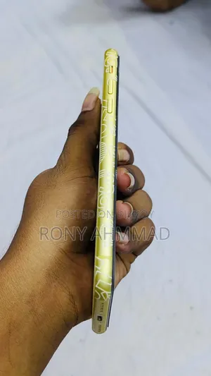 অ্যাপল আইফোন ১১ ৬৪ জিবি ইয়েলো