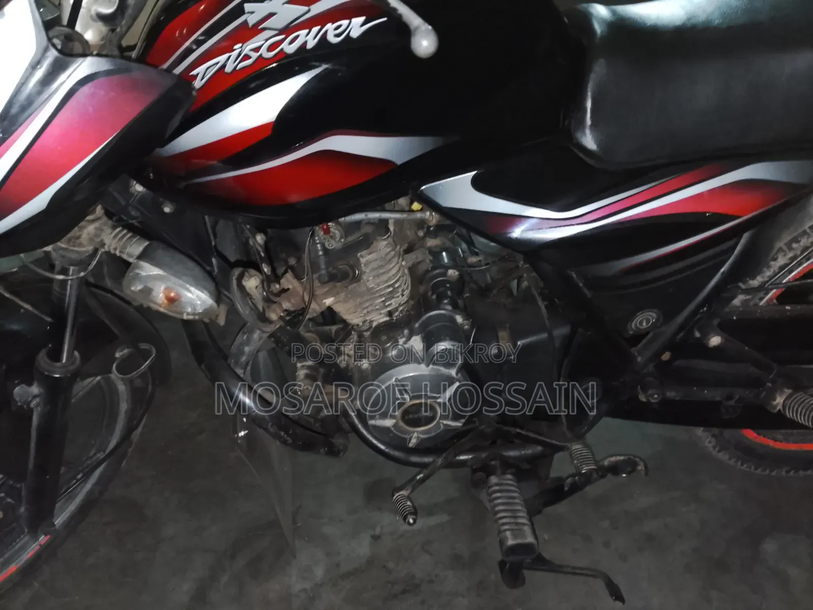 বাজাজ ডিসকভার ১০০ ২০১৫ কালো