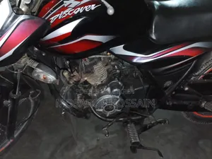 বাজাজ ডিসকভার ১০০ ২০১৫ কালো