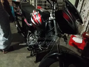 বাজাজ ডিসকভার ১০০ ২০১৫ কালো