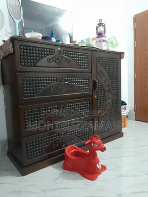 ওয়ারড্রব বিক্রি হবে