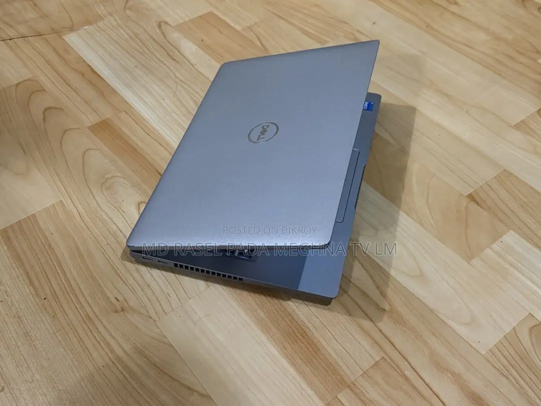Laptop Dell 3GB Intel SSD 256GB