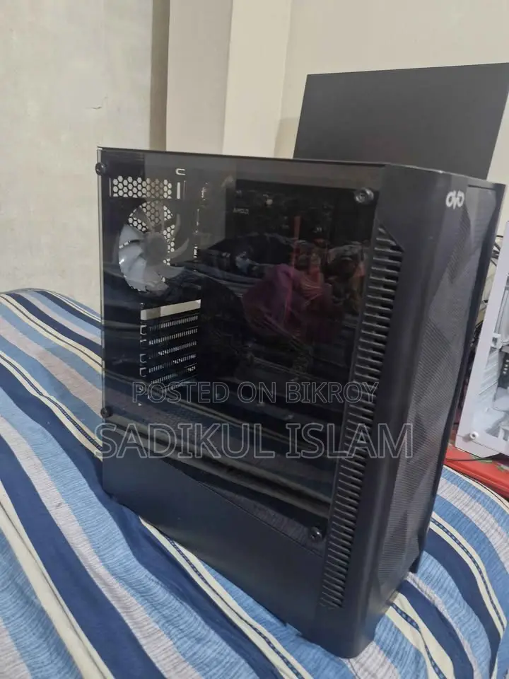 Desktop Computer 8GB AMD Ryzen 5 SSD 256GB