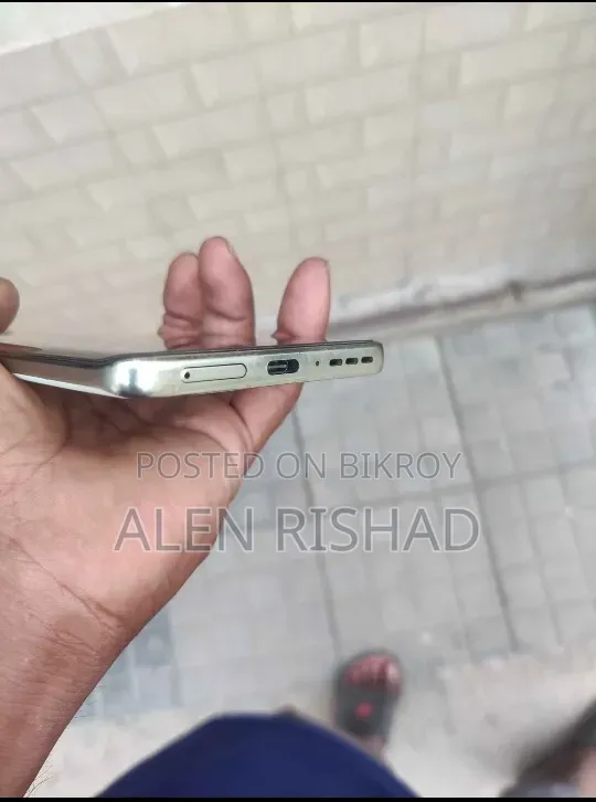 নতুন মটোরোলা এজ ৪০ নিও ১২৮ জিবি নীল