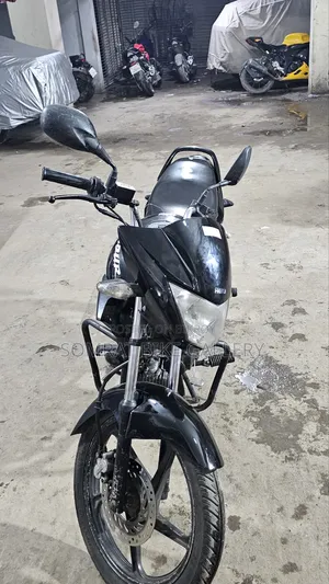 হিরো গ্ল্যামার ২০১৭ ব্ল্যাক