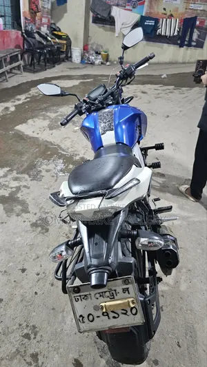 টিভিএস অ্যাপাচি ১৬০ ৪ভি ২০১৯ নীল