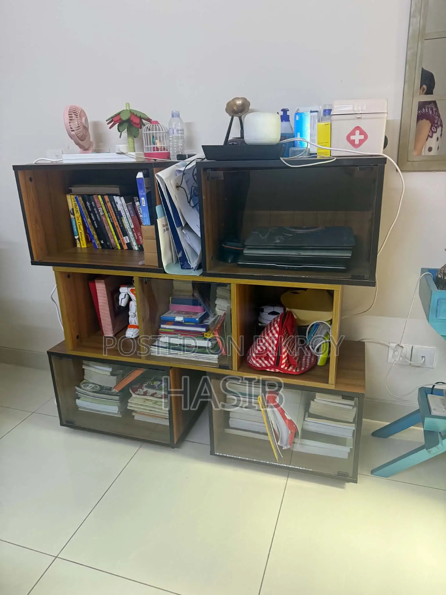 Used Book Shelf Hatil