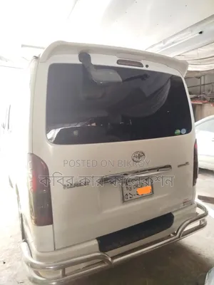 Toyota HiAce 2013 Black