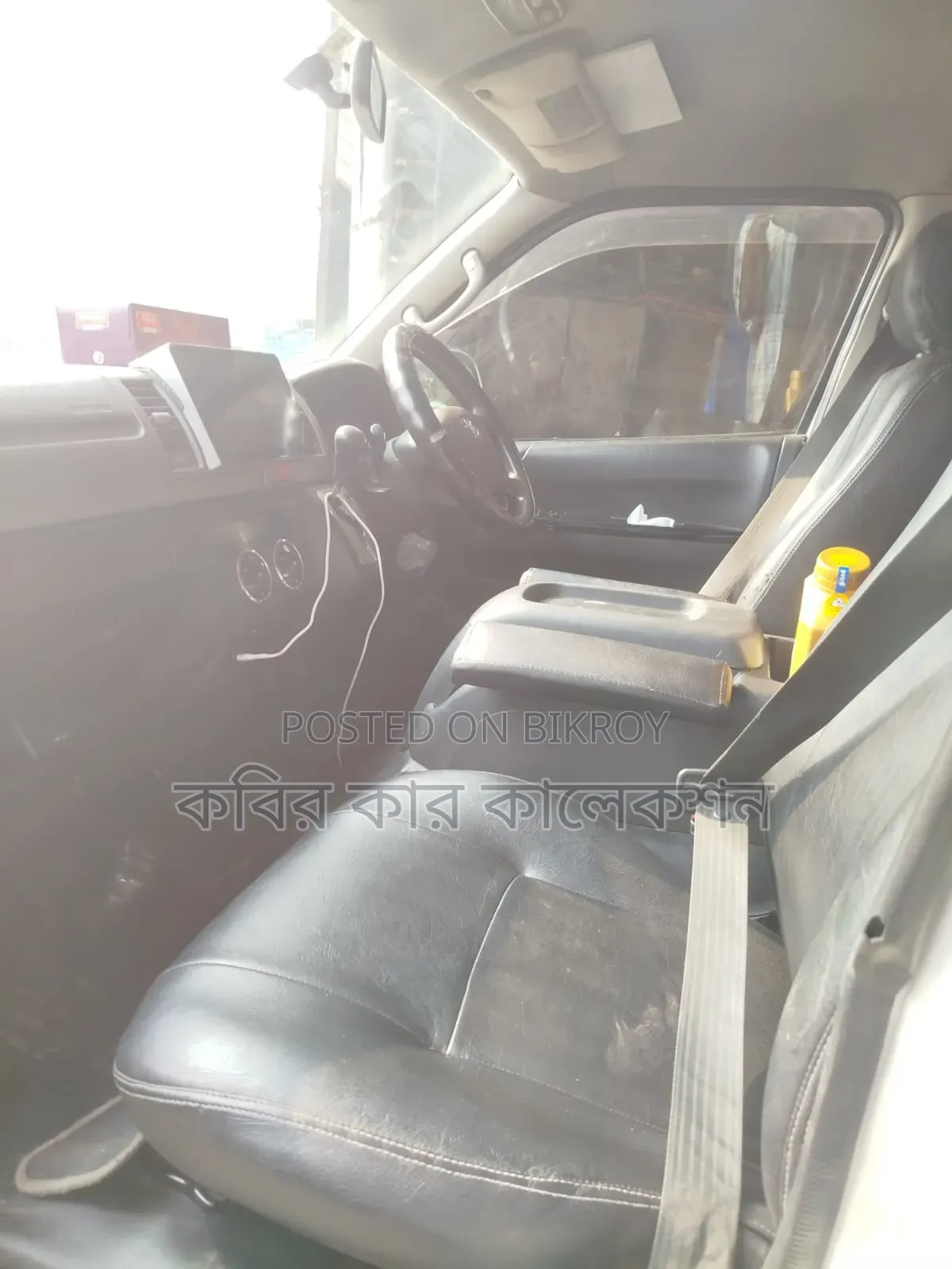 Toyota HiAce 2013 Black