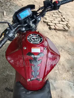 সুজুকি জিক্সার ২০২৩ রেড