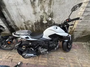 ইয়ামাহা এফজেড ২০২৬ সাদা