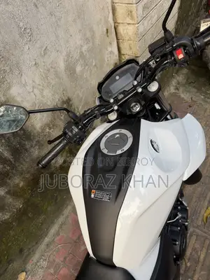 ইয়ামাহা এফজেড ২০২৬ সাদা