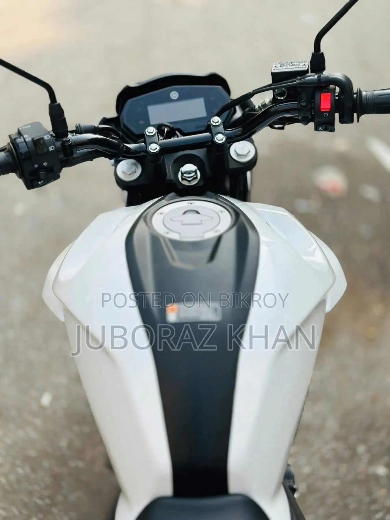 ইয়ামাহা এফজেড ২০২৬ সাদা