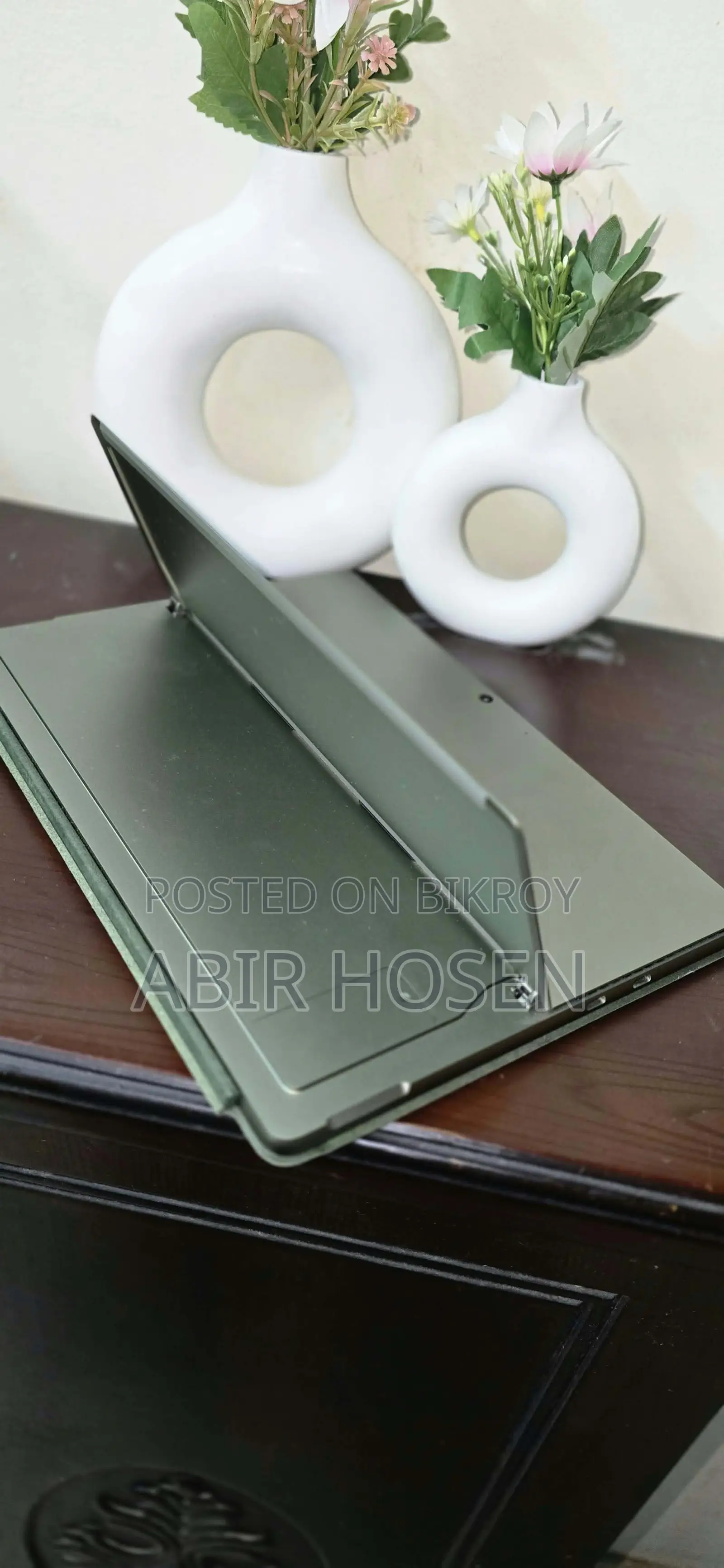 ল্যাপটপ মাইক্রোসফট সারফেস প্রো ৯ ১৬জিবি ইন্টেল কোর আই৫ এসএসডি ২৫৬জিবি