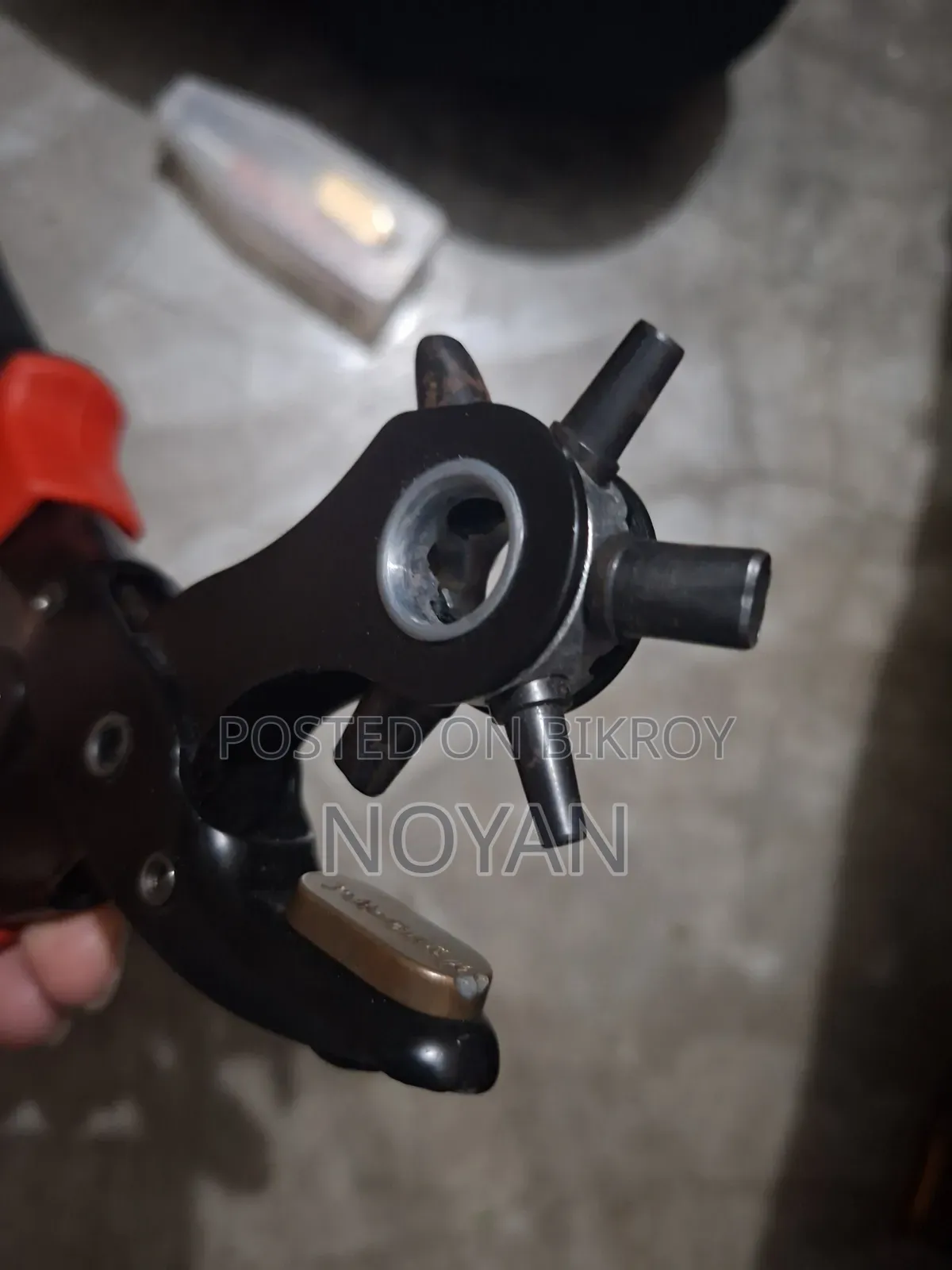 Heavy Duty Leather & Belt Hole Punch Plier (Used for 2 months)
