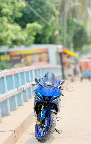 ইয়ামাহা আর১ ২০২২ ব্লু