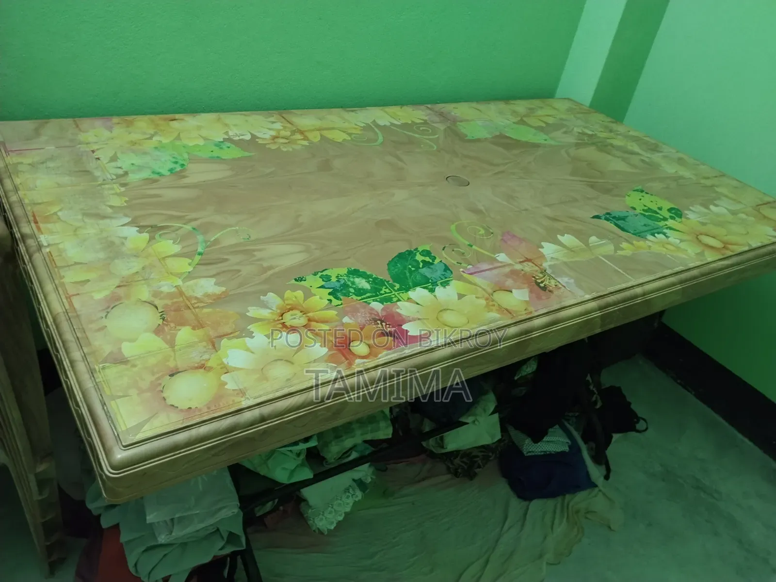 আরএলএফ ডিনার টেবিল