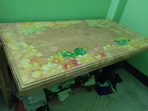 আরএলএফ ডিনার টেবিল