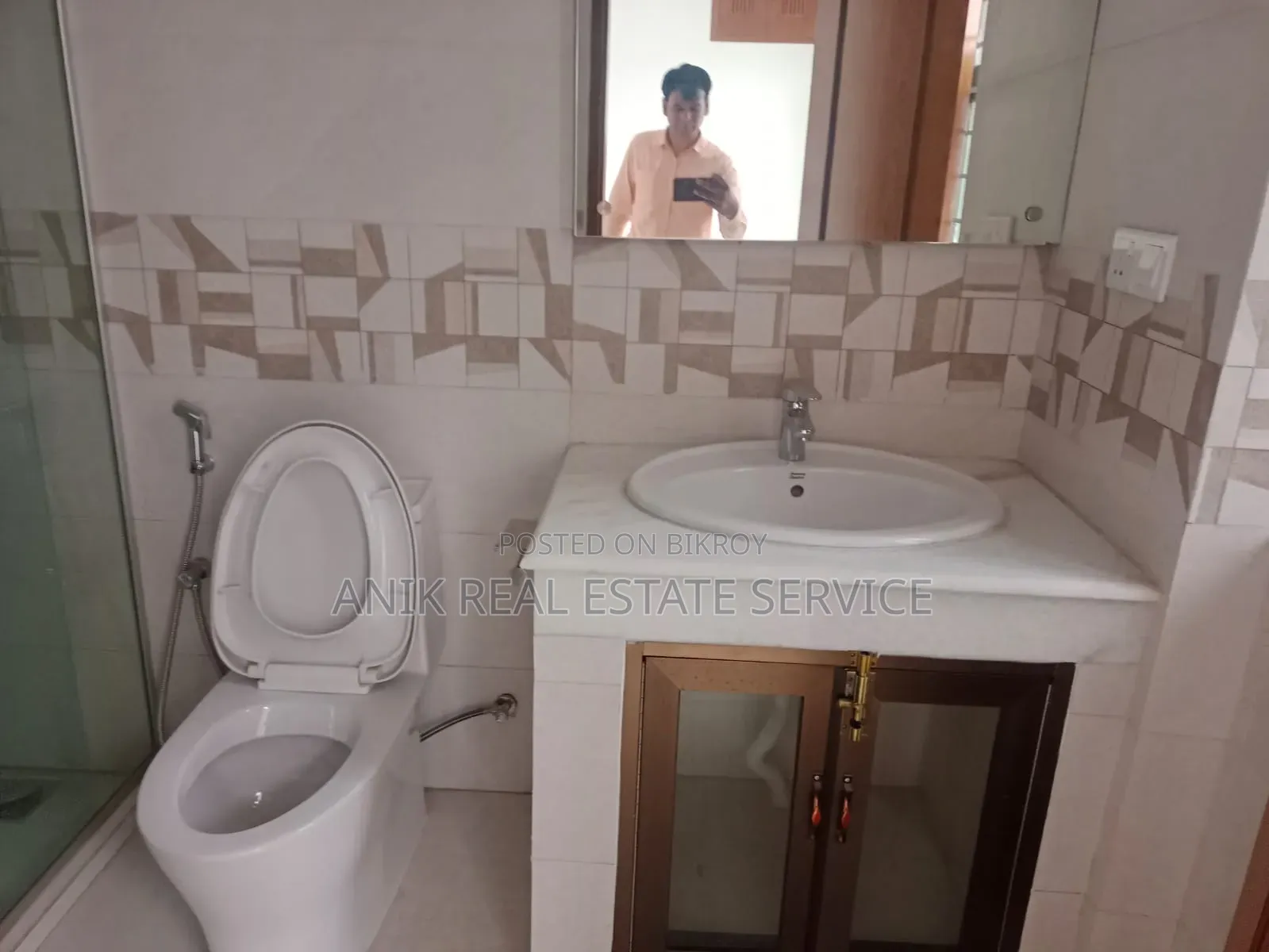 4 Bedroom Apartment in Anik Real Estate, Gulshan for rent