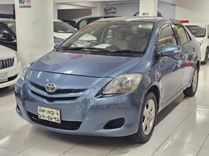 Toyota Belta 2005 Blue