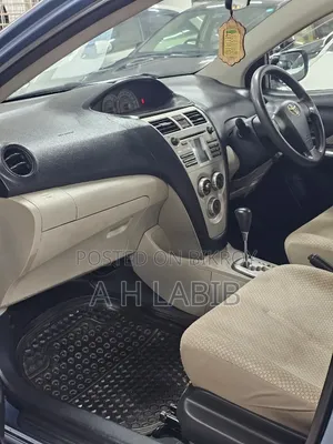 Toyota Belta 2005 Blue