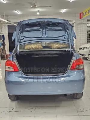 Toyota Belta 2005 Blue