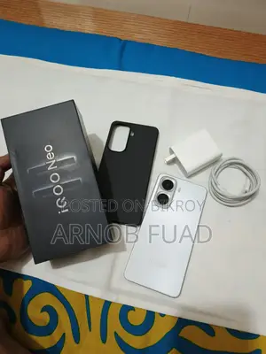 আইকিউওও নিও১১ ২৫৬ জিবি সাদা