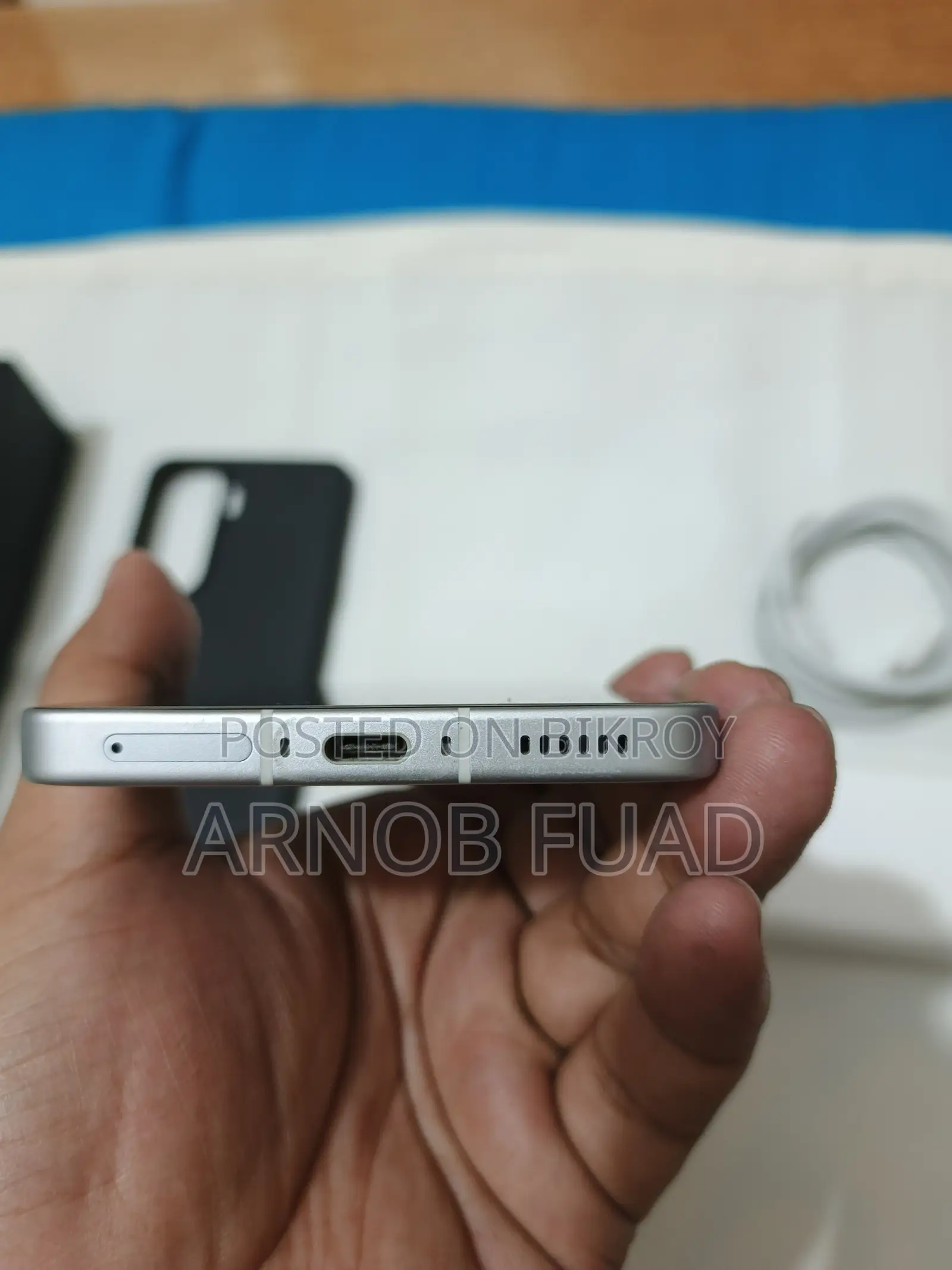 আইকিউওও নিও১১ ২৫৬ জিবি সাদা