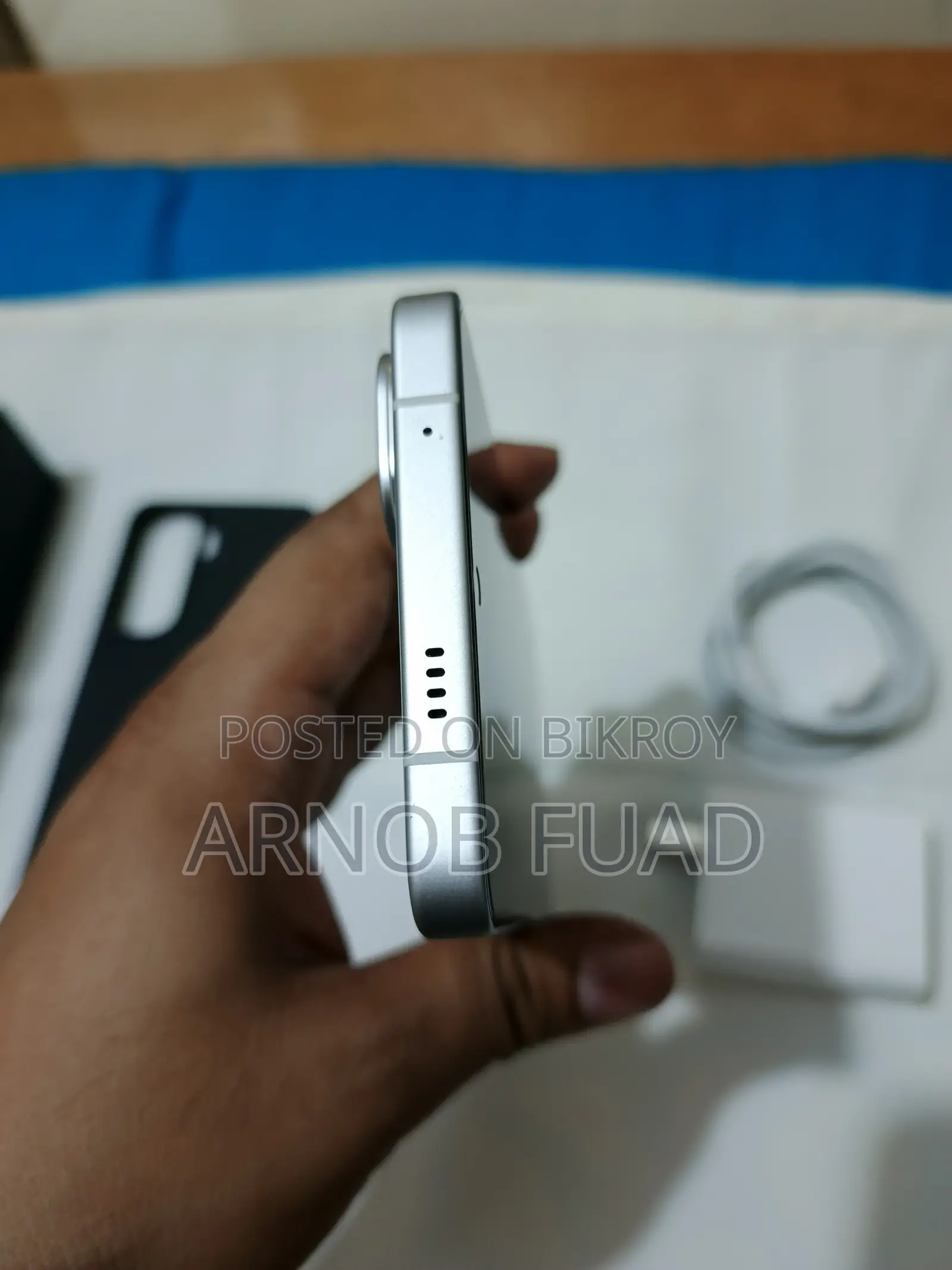 আইকিউওও নিও১১ ২৫৬ জিবি সাদা