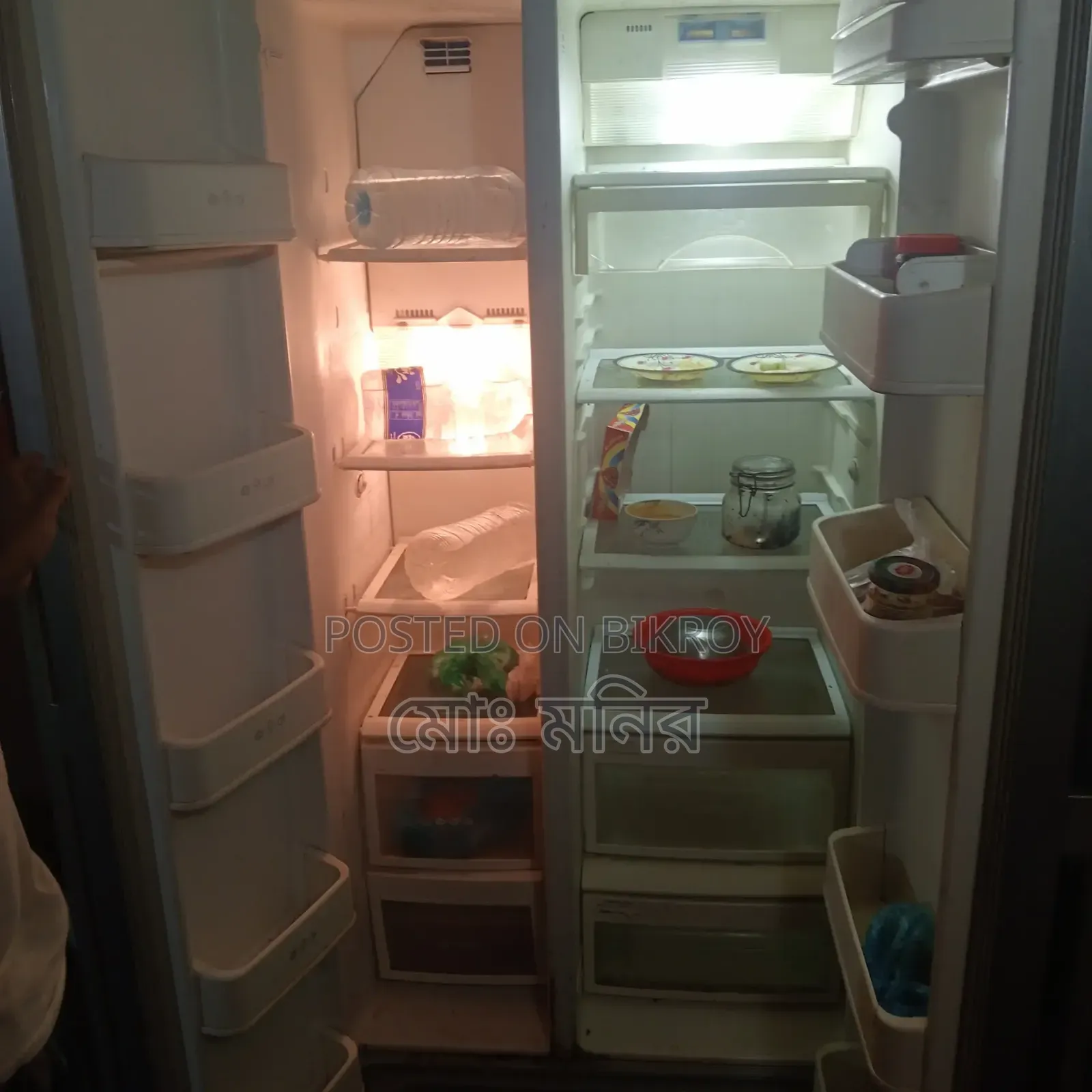 Refrigerator, nobody stays at home so selling it, location Mathbaria