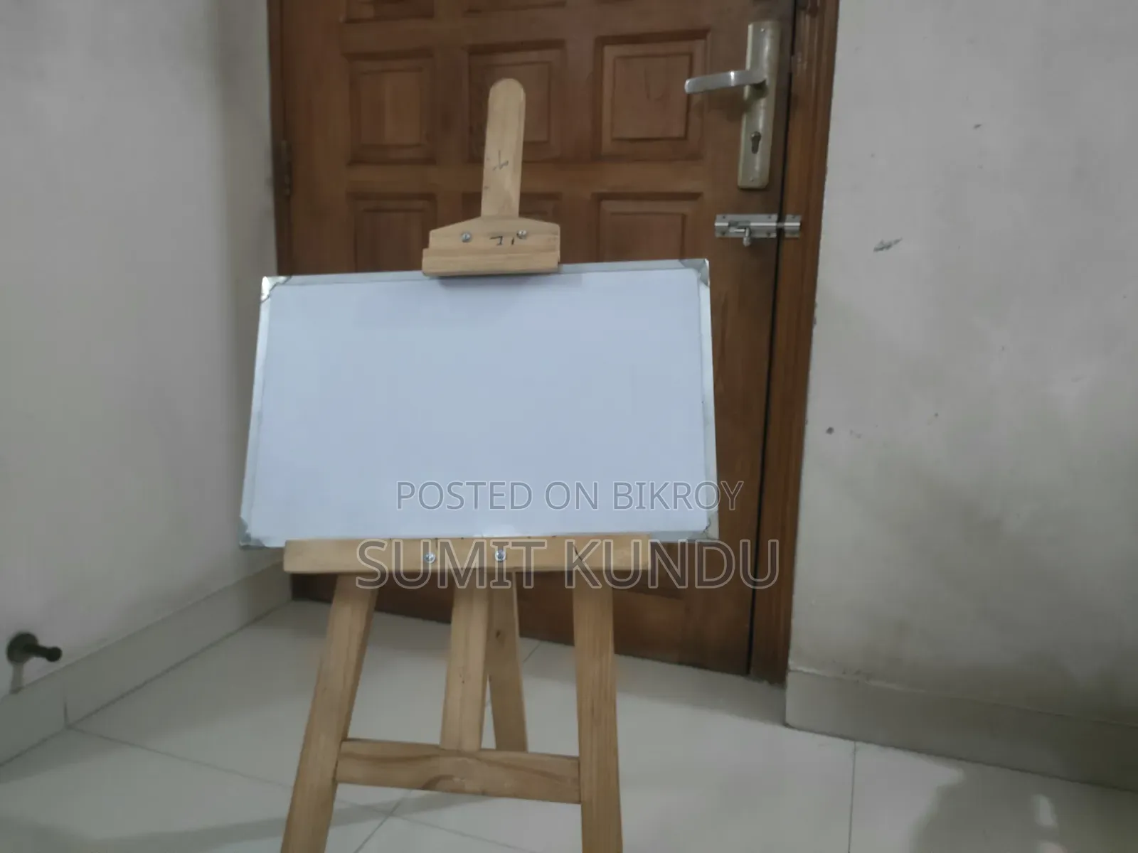 হোয়াইট বোর্ড উইথ স্ট্যান্ড
