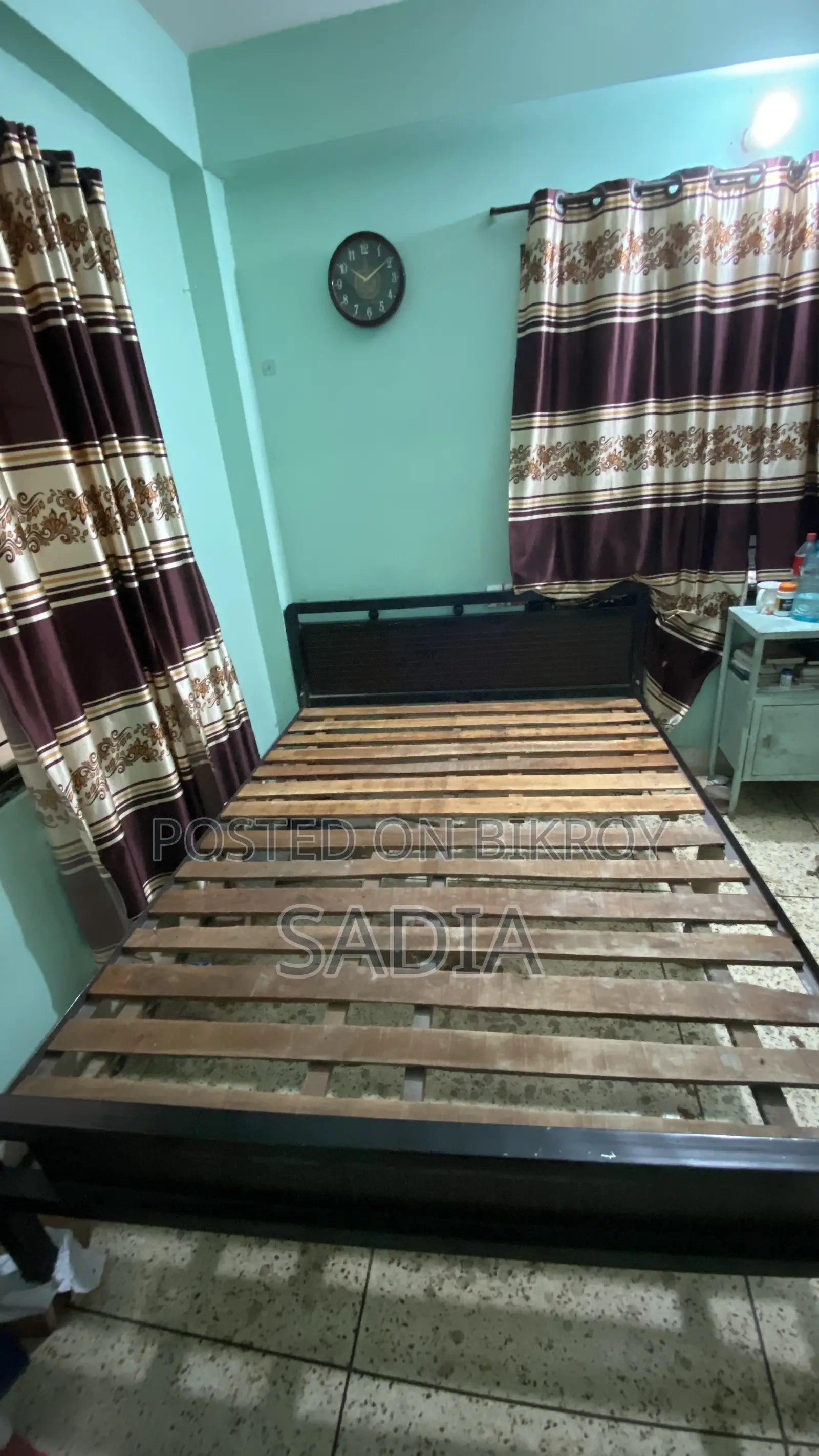 Semi Double Iron Bed