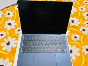 Laptop Apple MacBook Air 2022 M2 8GB Apple M2 SSD 256GB