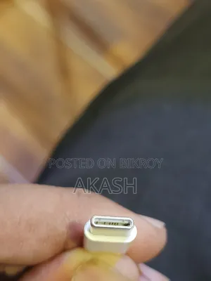iPhone 16 Pro Cable
