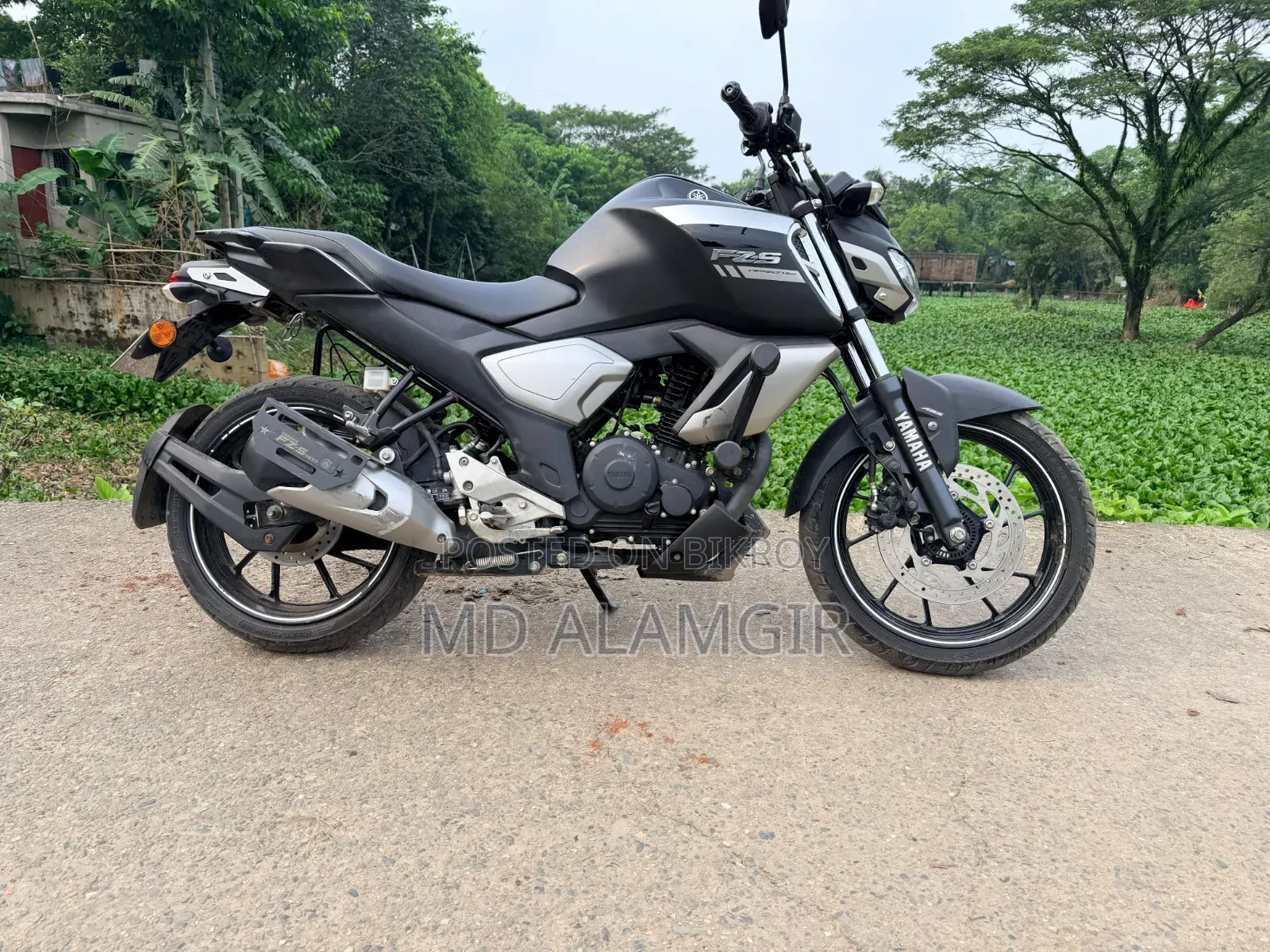 ইয়ামাহা এফজেডএস ভি৩ ২০২৩ কালো