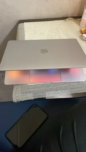 Laptop Apple MacBook Pro 2017 8GB Intel Core i5 SSHD+SSD 500GB