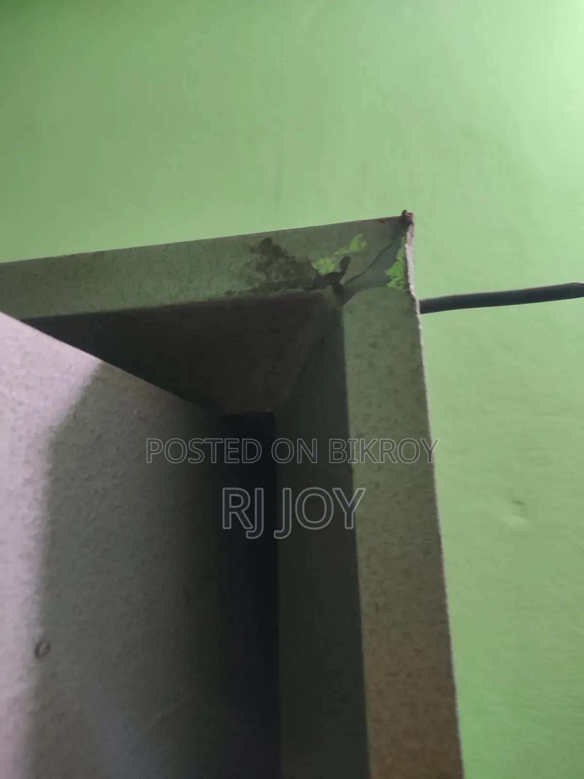 স্টিলের আলমারি
