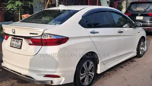 Honda Grace 1.5 Hybrid Four-Wheel Drive 2014 Pearl