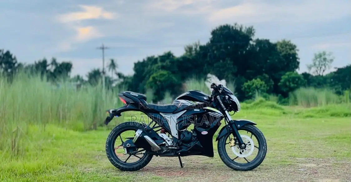 সুজুকি জিক্সার ২০২৫ কালো