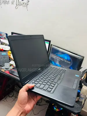 Laptop Dell Latitude 5450 12GB Intel Core i5 SSD 256GB