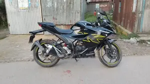 সুজুকি জিক্সার এসএফ ২০২৫ কালো