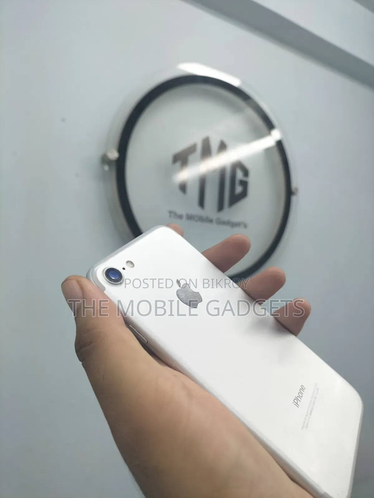 New Apple iPhone 7 32 GB White