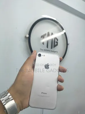 New Apple iPhone 7 32 GB White