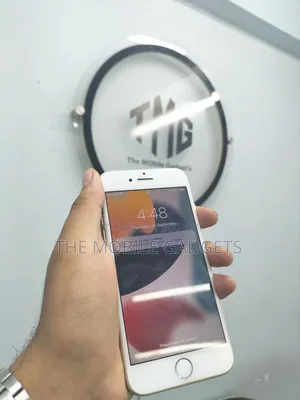 New Apple iPhone 7 32 GB White