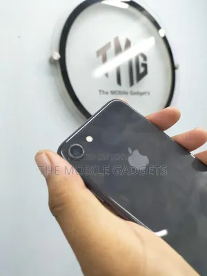 অ্যাপল আইফোন ৮ ৬৪ জিবি কালো